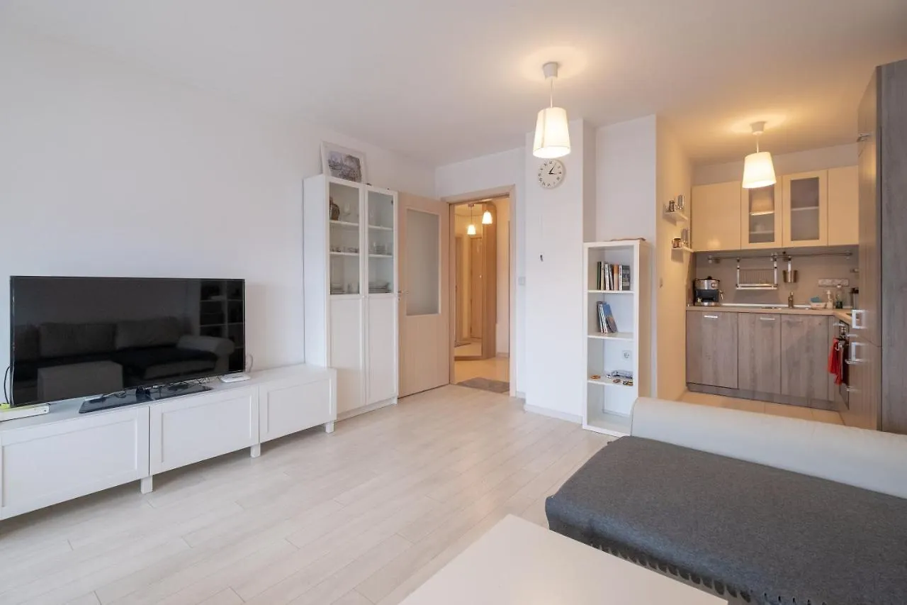 Sunny 1- Bdr In Banishora District Apartment Sofia