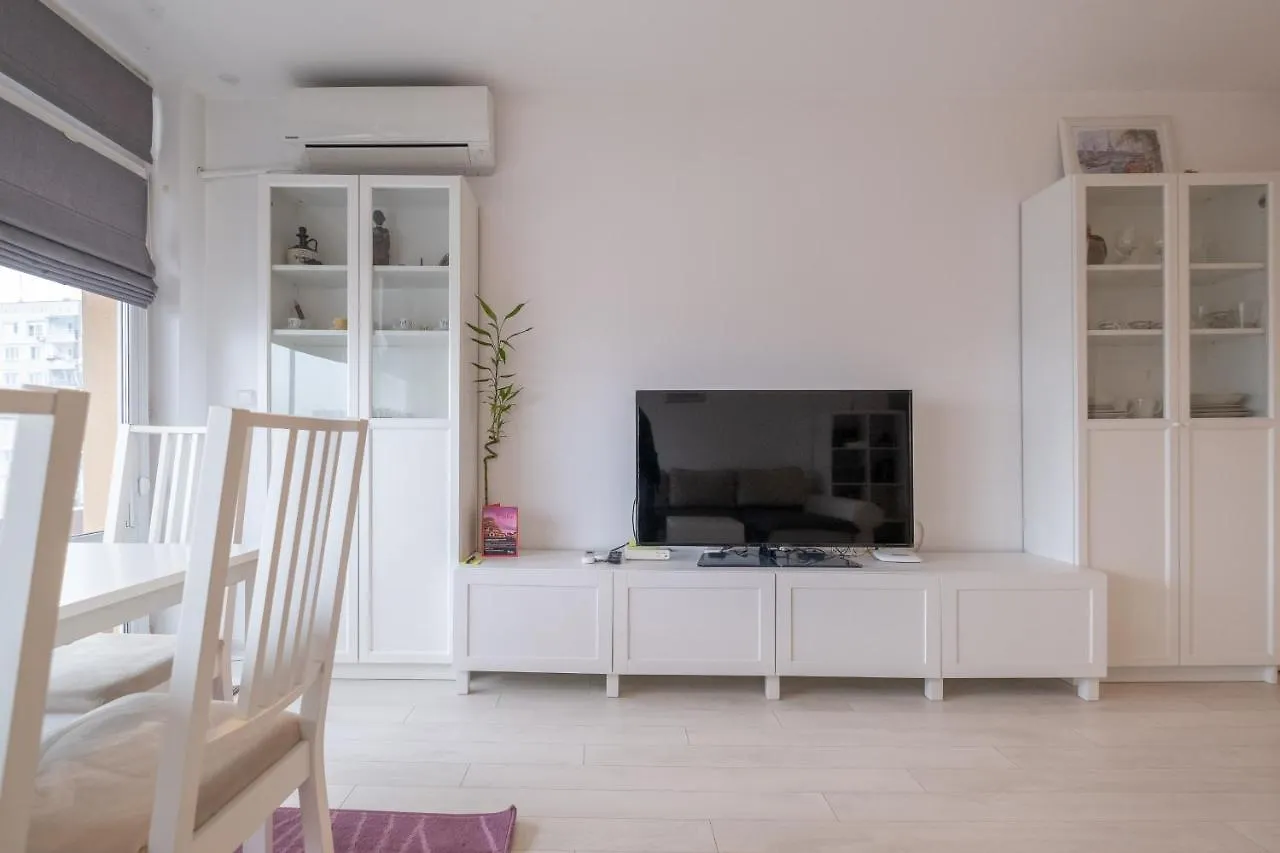 Sunny 1- Bdr In Banishora District Apartment Sofia
